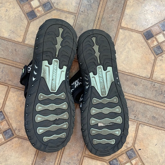 Skechers Black and White Sandals - Picture 3 of 4